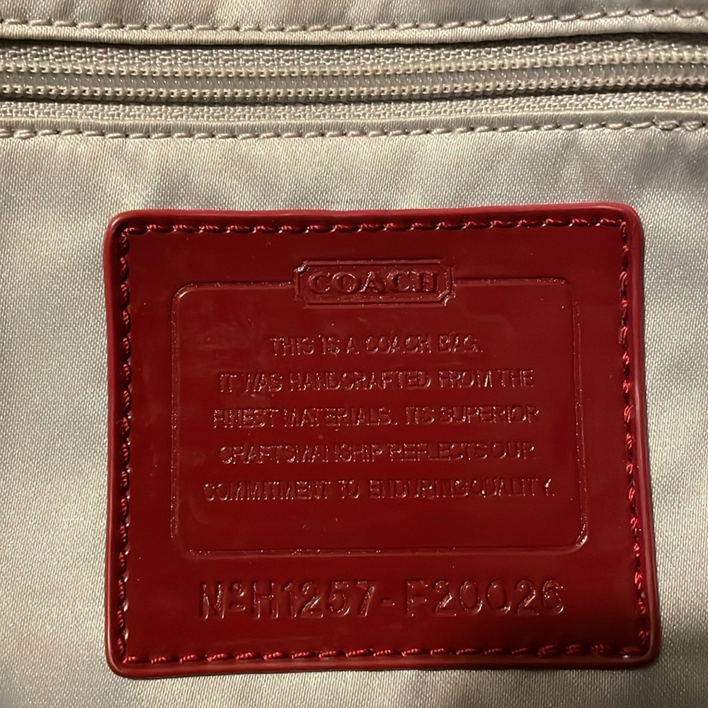 Large Coach Poppy Collection Handbag. - Picture 6 of 7